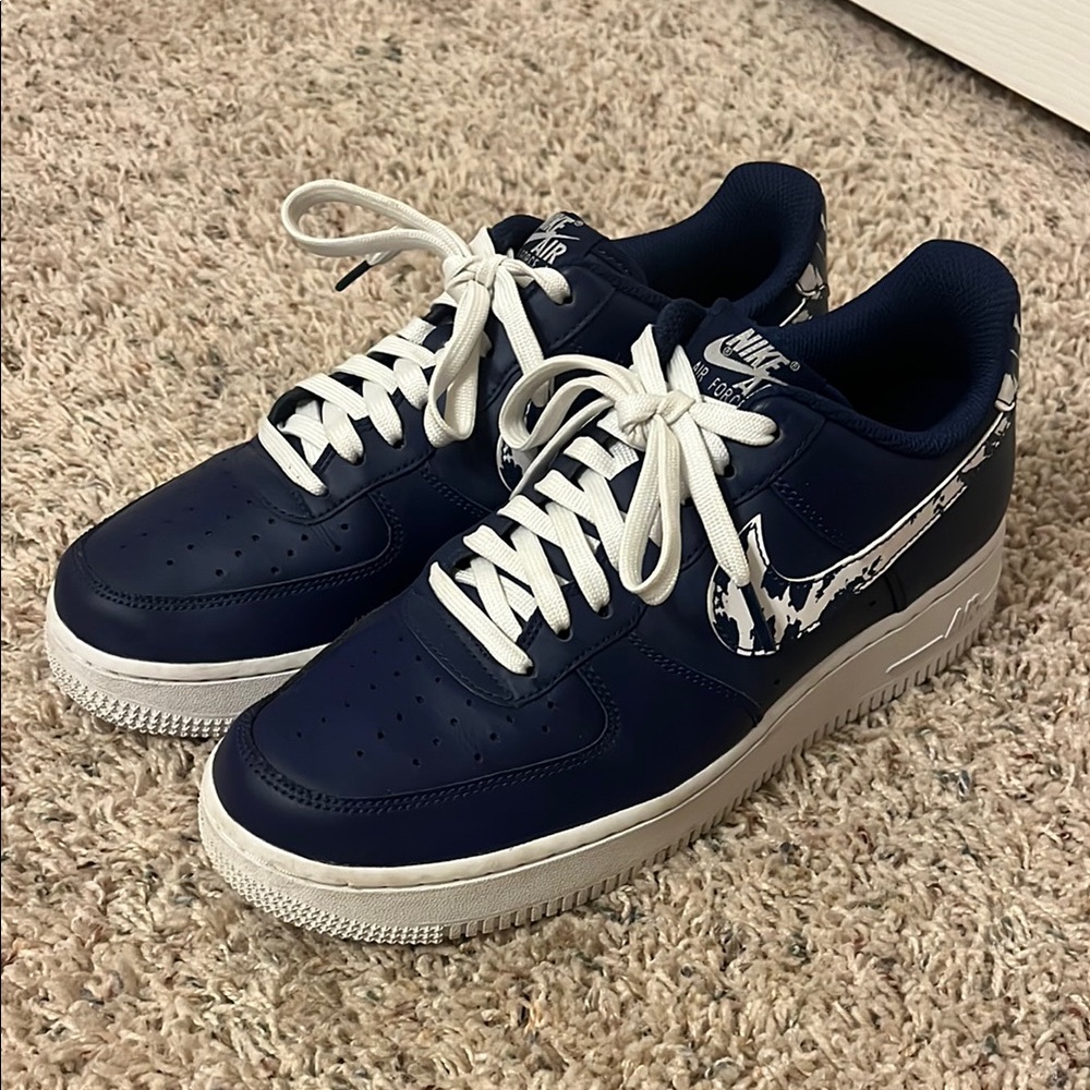 Nike Blue and White Sneakers Classic Low-Top Design